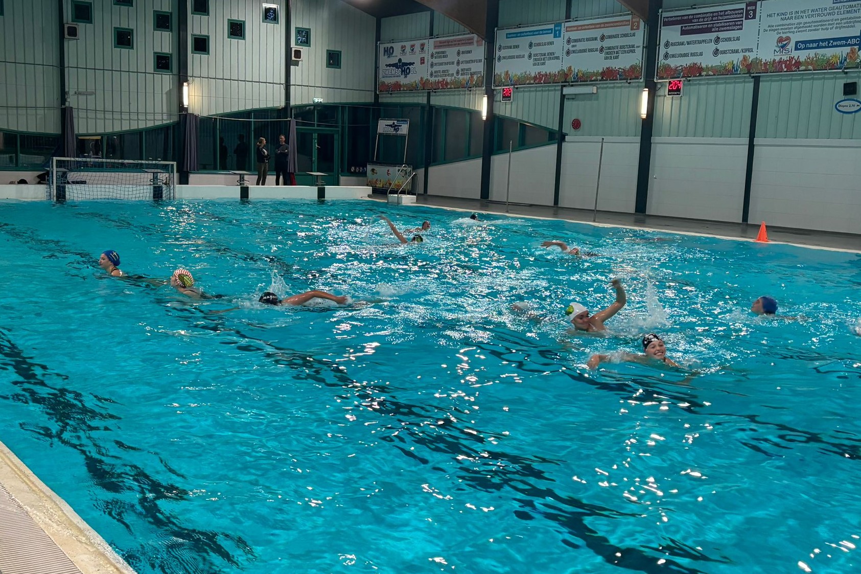 2024 10 10 waterpoloclinic handbal 02